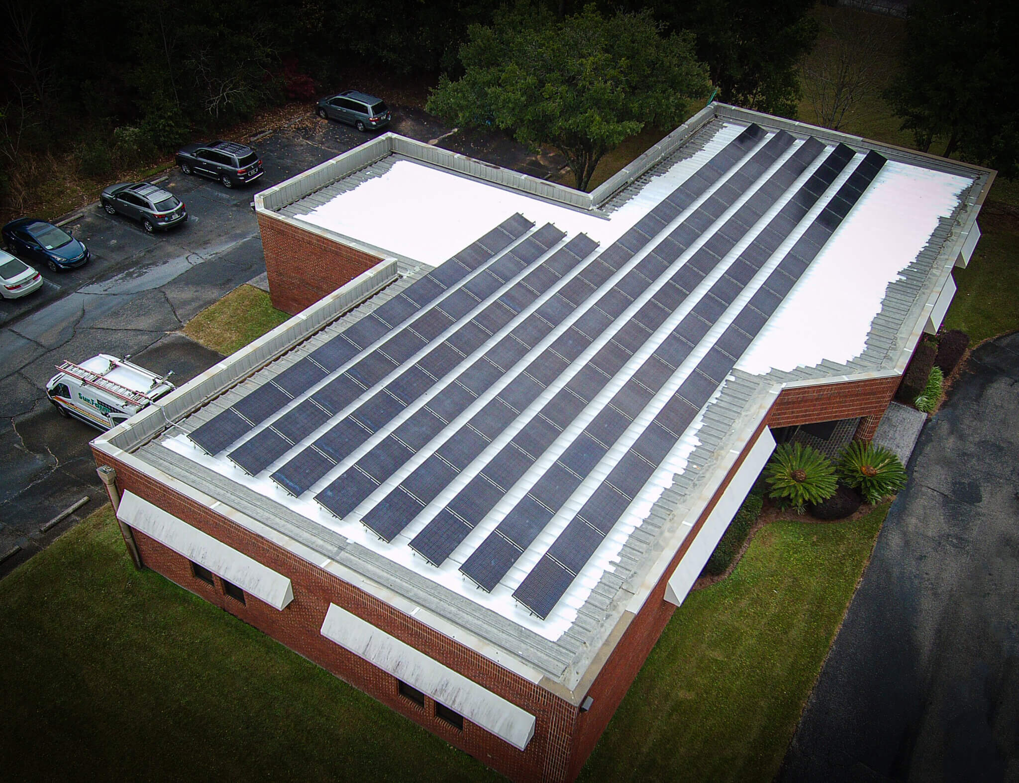 SunFarm Energy’s turnkey, customized commercial solar power systems allow our clients to enjoy the benefits of solar without any of the hassle.